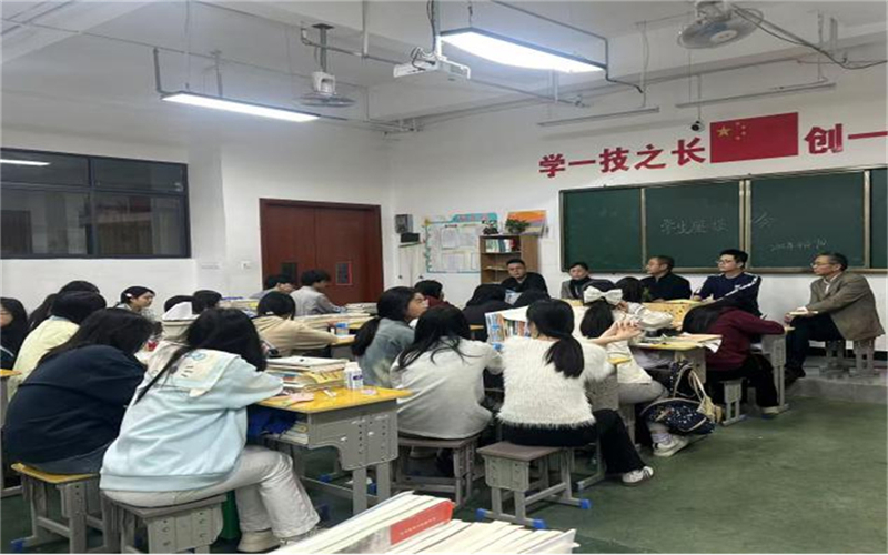 吉安市理工技工學(xué)校開(kāi)展“凝聚共識(shí) 共話成